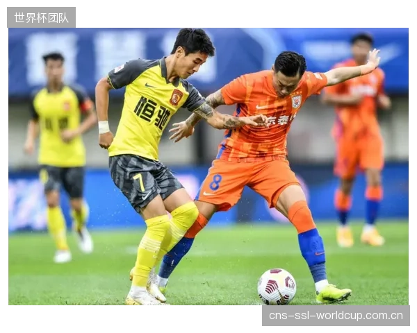 加莱诺伊演练4-4-2阵型，双前锋协同压迫有效干扰对手中场组织。
